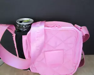Steve Madden rosa Umhängetasche Brotzeittasche Trinkflasche Seitentasche Reißverschluss oben *LESEN* - Bild 1 von 7