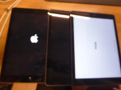 LOT 3 TABLETTE APPLE IPAD AIR A1474 16 GO 64 GO - BLOQUE ICLOUD - Photo 1/2