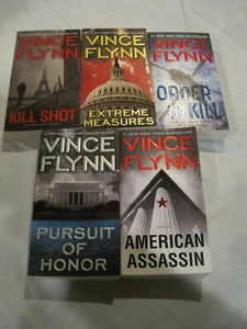 Lot of 5~Vince Flynn Thriller Novels~Honor Asassin Kill American~LBDPF - Foto 1 di 7