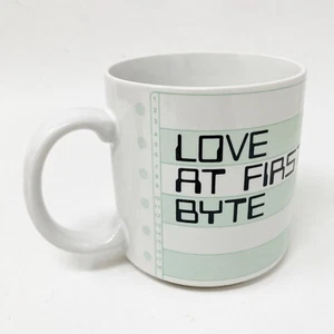 Taza para computadora Love at First Byte Compu de Taylor & Ng 1984 de colección - Imagen 1 de 5