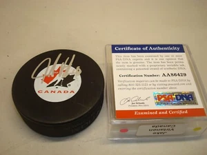 Disco de Hockey Jake Virtanen Firmado por el Equipo Canadá Canas Autografiado PSA/ADN Certificado de Autenticidad 1A - Imagen 1 de 3