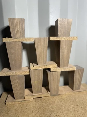 Lote de 9 patas de mesa de roble blanco? Cónico Foto 1 de 4