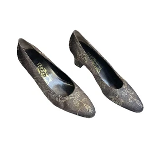 Salvatore Ferragamo Metallic Gold Floral Fabric Pumps Size 5 1/2 - Picture 1 of 11