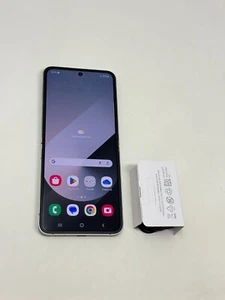 Samsung Galaxy Z Flip6 (SM-F741W) - 256GB Factory Unlocked - Open Box Warranty - Bild 1 von 10