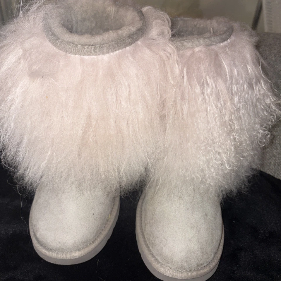 Ugg Australia Lit Gray Sheepskin RealMongolian  Fluffy Cuff Boots Size 6 S/N1875 - Image 1 of 4