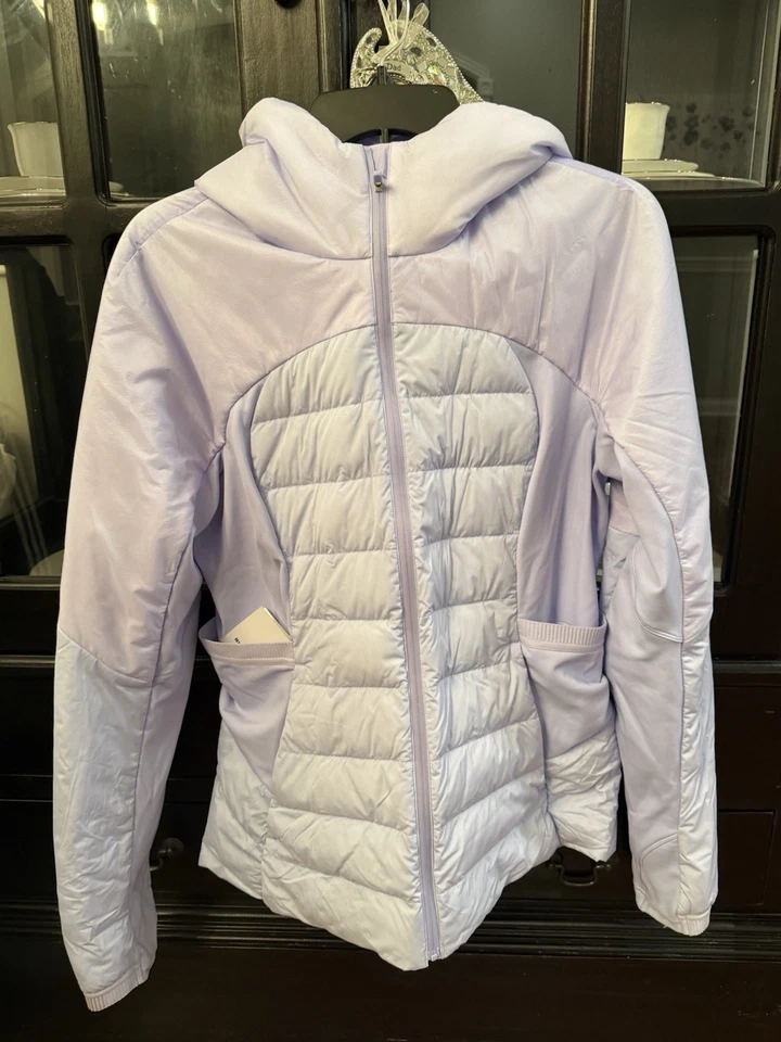 Chaqueta para mujer Lululemon Down For It All lavanda anochecer talla 12, usada en excelente estado Foto 1 de 4