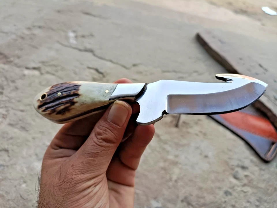 CUCHILLO PELADOR VAQUERO DE CAZA PERSONALIZADO FORJADO A MANO CON MANGO Y FUNDA DE CIERVO Foto 1 de 4