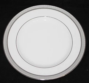 Mikasa Fine China Salatteller 8 1/8" Platin Krone Muster L3428 - Bild 1 von 2
