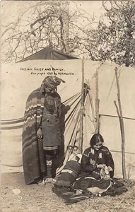 H9/Indio Nativo Americano RPPC Postal c1910 Jefe y Familia Hogar 19 - Imagen 1 de 4