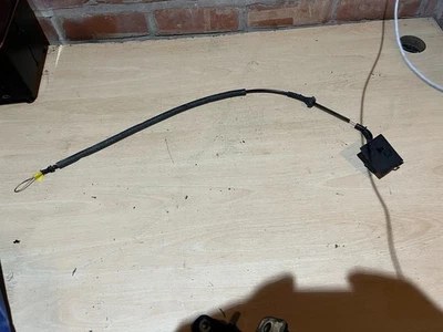 Cable de emergencia del motor de liberación de la tapa del tanque de combustible Jeep Grand Cherokee Mk4 WK 2 Foto 1 de 4