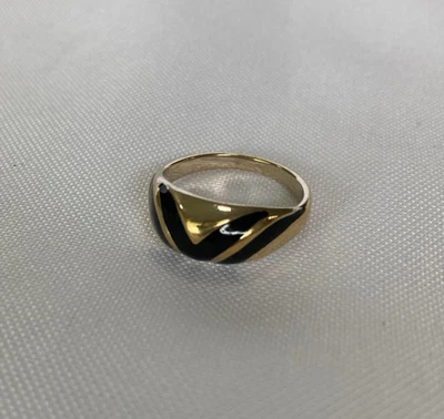 Кольцо Avon золотистое + черный шеврон размер 7 - Изображение 1 из 4