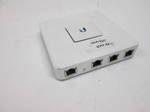 UBIQUITI UNIFI SECURITY GATEWAY 1000MBPS GIGABIT USG - Picture 1 of 6