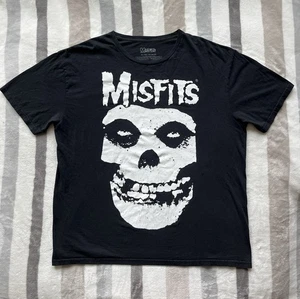MISFITS Crimson Ghost Skull White Logo Licensed Punk Black T-Shirt 2024 XL - Picture 1 of 5