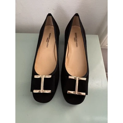 Sesto Meucci Cuero Negro Tacón Ballet Plano Dorado Herrajes Usado en Excelente Condición Talla 7.5 Foto 1 de 4