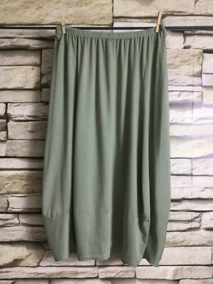 cocon.commerz PRIVATSACHEN ZARTWIDDER Tulpenrock aus PFLANZSTRICK in grün Gr. 4 - Bild 1 von 4