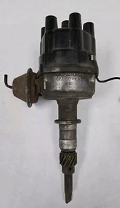 Vintage Delco-Remy Distributor 1110467 - Picture 1 of 6