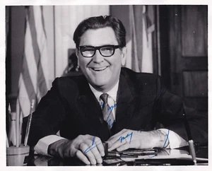 Roberto Sanchez Vilella - Gouverneur von Puerto Rico - original signiert "1968" - Foto 1 di 2