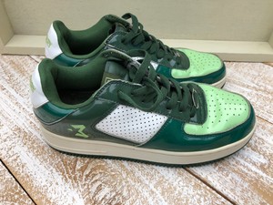kelly green nike shoes