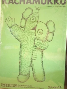 Kaws Kachamukku Vinyl Figur 2022 Medicom ROT GRÜN BRANDNEU VERSIEGELT IN HAND!! - Bild 1 von 3