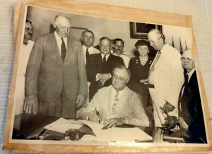 PRESIDENT ROSEVELTS FIRESIDE CHAT ORIGINAL HISTORIC PAPERWORK VINTAGE - Picture 1 of 9