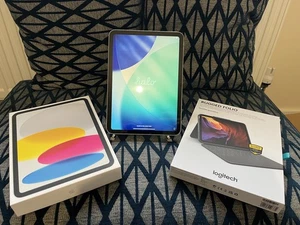 Apple iPad (10th Gen) 64GB WiFi Silver A2696 + Logitech Rugged Folio + Warranty - Picture 1 of 23
