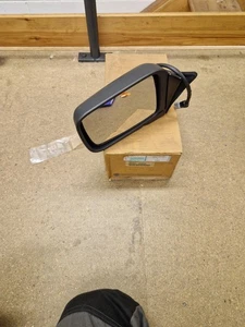 Nissan Bluebird T72 LH Door Mirror - Picture 1 of 2