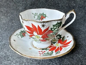 Queen Anne NOEL Fine Bone China Footed Cup Saucer Set ~ Poinsettia Stars England - Picture 1 of 24
