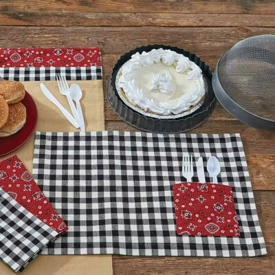 Park Designs 4-Piece "Grillin & Chillin" Set ~~ (2) Napkins + (2) Placemats - Image 1 of 4