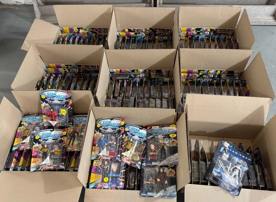 ENORME Lote de **28 Figuras Selladas Aleatorias de Star Trek La Próxima Generación** Foto 1 de 1