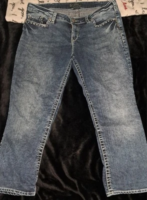 银色牛仔裤女式 18 Suki Flap Capri 蓝色水洗紧身弹力休闲 — 第 1/4 张图片