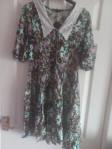 Damenkleid, Crep brandneu mit Etikett, Größe Small, Einzelhandel £45,99. - Bild 1 von 4