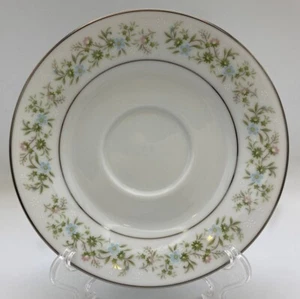 Noritake Savannah Untertasse (n) #2031 rosa blau Blumen weißer Akzent Platinrand - Bild 1 von 3