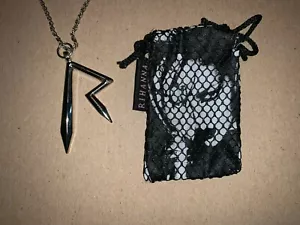 NEW OFFICIAL Rihanna Necklace Tour Photo R Letter Pendant Super Bowl Halftime - Picture 1 of 6