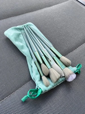 13Pcs Soft Fluffy makeup brushes set for cosmetics foundation blush powder - Image 1 of 3