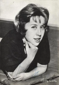 BETTY CURTIS _CANTANTE _AUTOGRAFO ORIGINALE SU CARTOLINA / FOTOGRAFIA - Picture 1 of 1