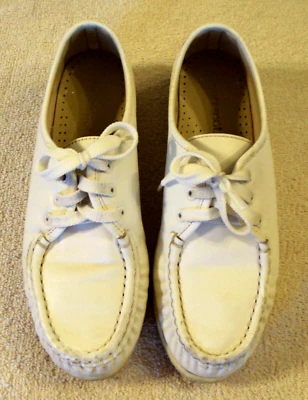 Zapatos cómodos informales SOFTSPOTS 8,5 M para mujer Oxford de cuero blanco para caminar Foto 1 de 4