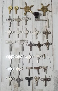 Lote de 33 llaves de cuerda de reloj vintage de latón y níquel USADAS en total  - Imagen 1 de 7