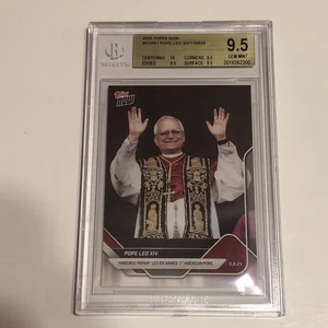 POPE LEO XIV BGS GEM MINT 9.5 LABEL 2025 TOPPS NOW! 1. American # 0018262200 - Bild 1 von 2