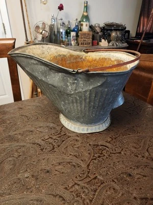 Cubo de carbón antiguo/vintage. Cubo maceta jardín de flores galvanizado. Primitivo  Foto 1 de 4