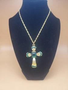 Collana con ciondolo croce 24" strass vetro verde smeraldo e centro vetro tondo - Foto 1 di 4