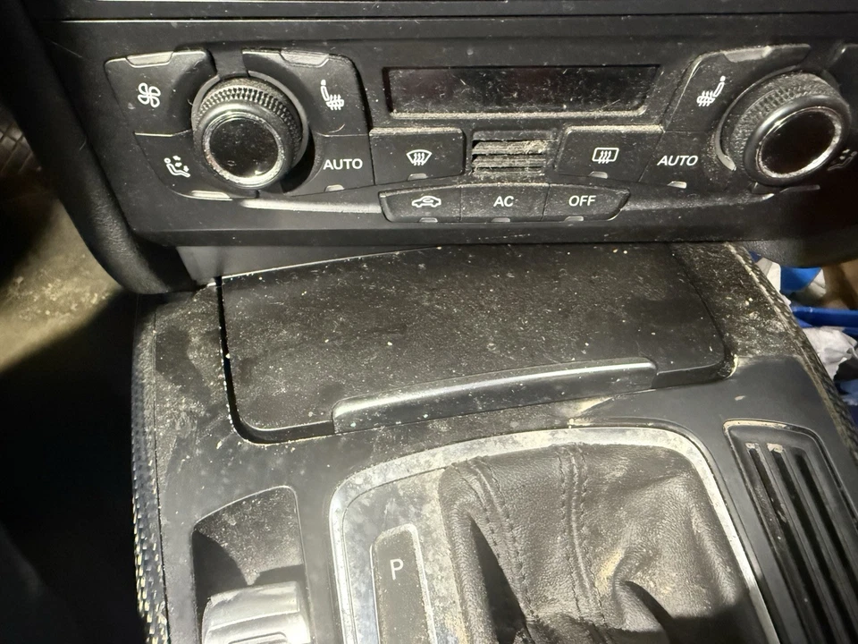 Cenicero delantero AUDI S4 A4 A5 S5 SQ5 B8 2009-2016 montaje de bandeja de ceniza OEM 8K0857951C Foto 1 de 1