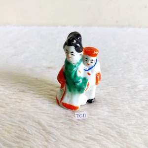 Estatuilla decorativa de madre hijo pintada de porcelana antigua década de 1930 TC11 - Imagen 1 de 7
