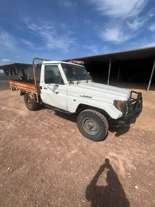 Toyota 75 series landcruiser 1998 - Picture 1 of 12
