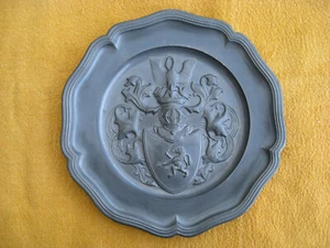 alter Zinnteller Wandteller Zierteller mit Wappen   Löwe mit Schwert - Bild 1 von 3