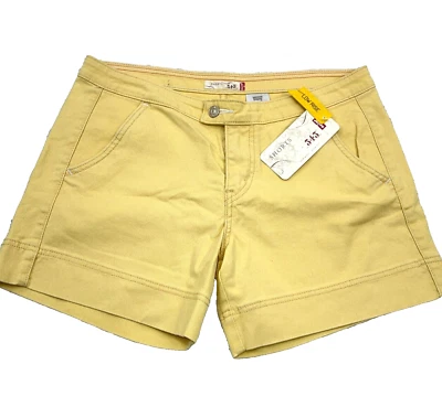 Pantalones Cortos Levis 545 Mujeres 8 Amarillos Tiro Bajo Calce Ajustado Pantalones Cortos Denim Damas De Colección Y2K Nuevos con Etiquetas Foto 1 de 4