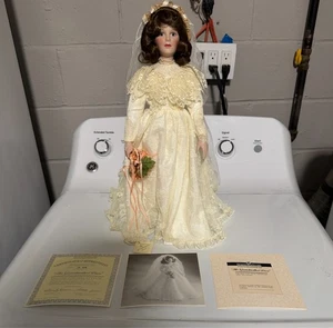 Vintage Aston Drake Braut Puppe "Her Grandmothers Dress" mit Zertifikat gebraucht - Bild 1 von 12