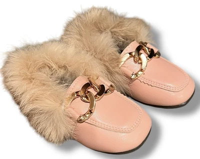 НОВЫЙ! Розовые мокасины из искусственной кожи и искусственного меха с золотой цепочкой для ребенка ясельного возраста размер 8,5? - Изображение 1 из 4