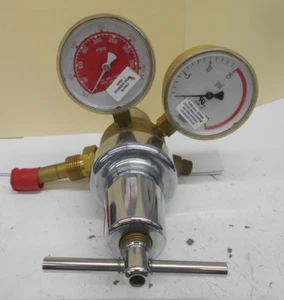 Oxweld Model: R-77 15-510, Acetylene Heavy Duty Regulator 0304 Patented Trimline - Picture 1 of 4