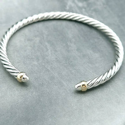 Brazalete brazalete David Yurman de plata de ley y oro de 14 k con cable flexible de 4 mm de 7 pulgadas Foto 1 de 4