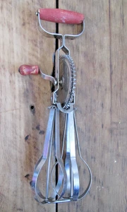 MEZCLADORA DE MANO Batidor de Huevos Mille Lacs Lake Spinner Favorito Mango de Madera Roja - Imagen 1 de 10